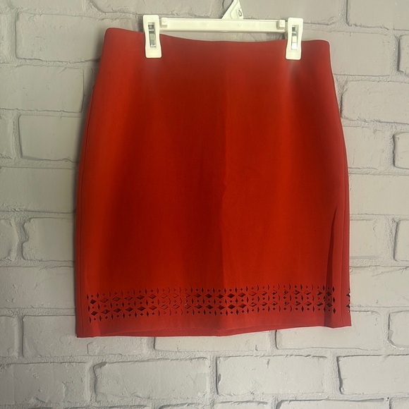 NWOT Banana Republic Red Mini Pencil Skirt with Cut Out size 4 - Picture 1 of 3